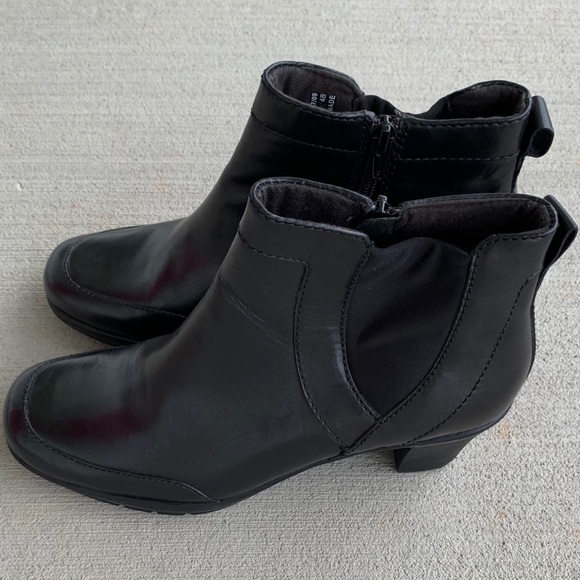 clarks bendables boots